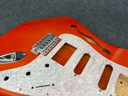 The semi-hollow body of the adapted ST electric guitar is 55.9mm wide and 17mm deep, with standard brass vibrato bridge and customized circuit.