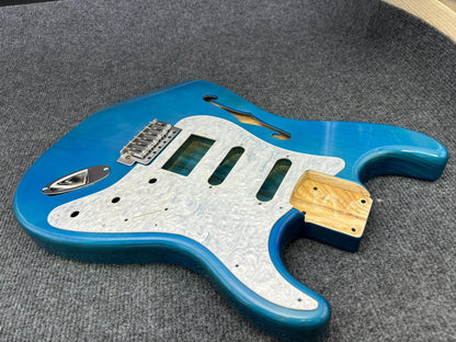 The semi-hollow body of the adapted ST electric guitar is 55.9mm wide and 17mm deep, with standard brass vibrato bridge and customized circuit.