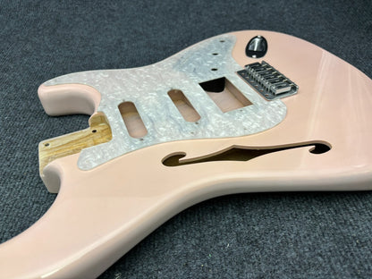The semi-hollow body of the adapted ST electric guitar is 55.9mm wide and 17mm deep, with standard brass vibrato bridge and customized circuit.