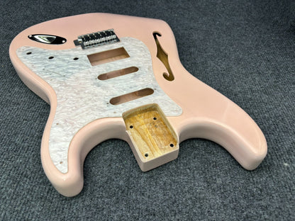 The semi-hollow body of the adapted ST electric guitar is 55.9mm wide and 17mm deep, with standard brass vibrato bridge and customized circuit.